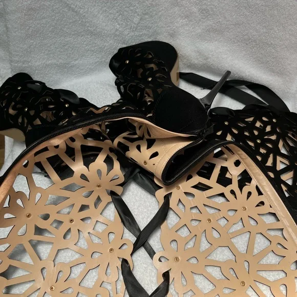 SOLD SOLD SOLD SOLD SOLD SOLD
Black Leather Lace Up Women's Stiletto Boots - Picture 10 of 11